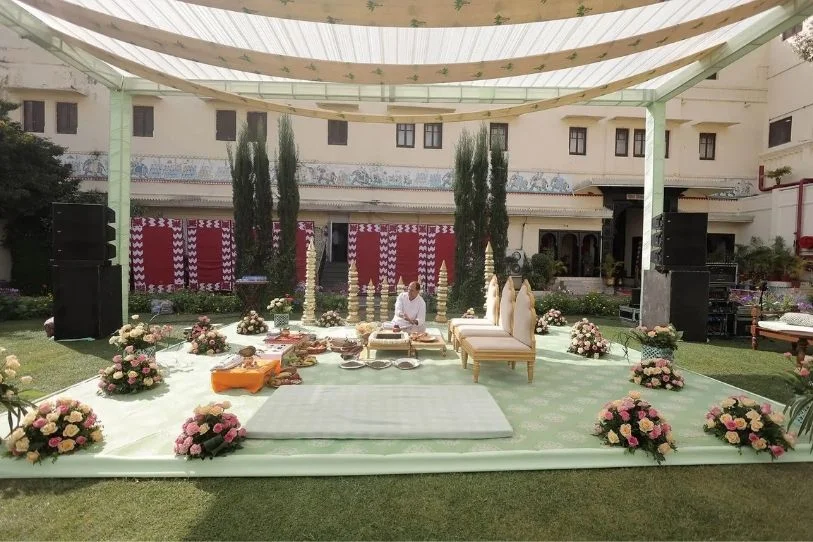 outdoor mandap decoration