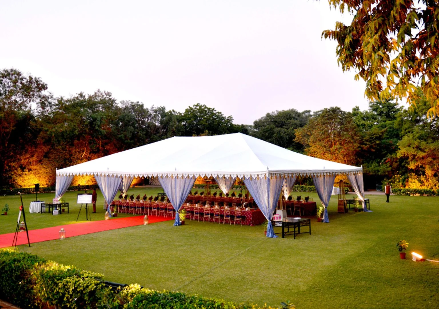 Royal Wedding at Rambagh Palace in Jaipur with luxury wedding décor