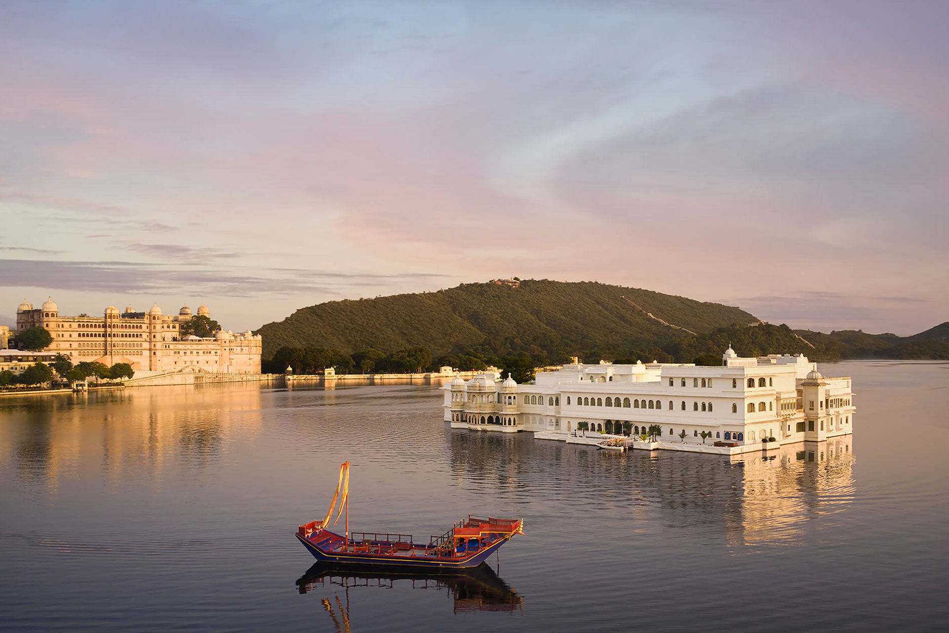 destination wedding at Taj Lake Palace